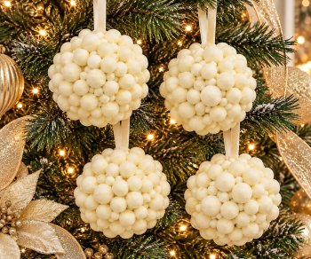 Bola com pompom bege